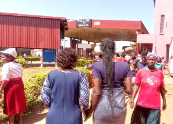 Falling Kenya shilling forces Ugandans to shop across border ahead of Christmas