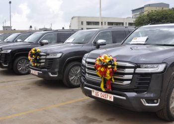 Former speakers of Parliament get brand-new cars