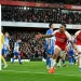Battling Man Utd hold Liverpool as Arsenal top Premier League