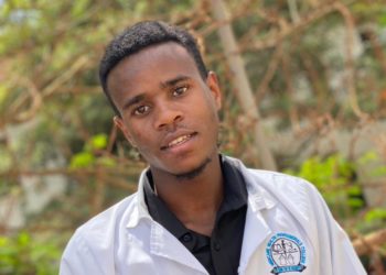 Rukungiri health worker dies after hitting pothole