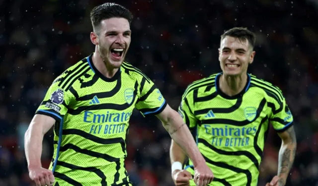Arsenal hit Sheff Utd for six to set record scoring streak