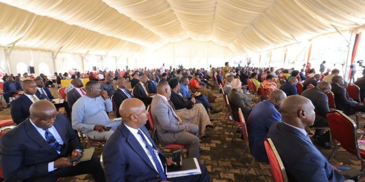 Opposition MPs attend Gulu sitting amidst boycott calls