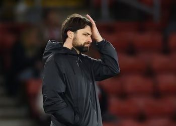 Southampton sack manager Martin after 5-0 thrashing by Spurs