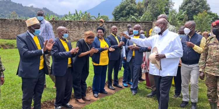 Museveni urges Kigezi leaders to prioritise poverty alleviation over politics