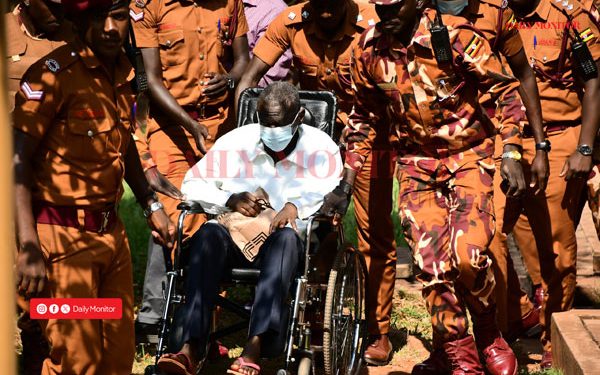 Besigye calls off hunger strike