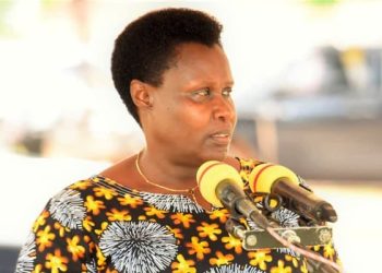 Graduates urged to solve community problems, build strong networks